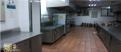 給你提供一個高效的酒店廚房設(shè)計裝修