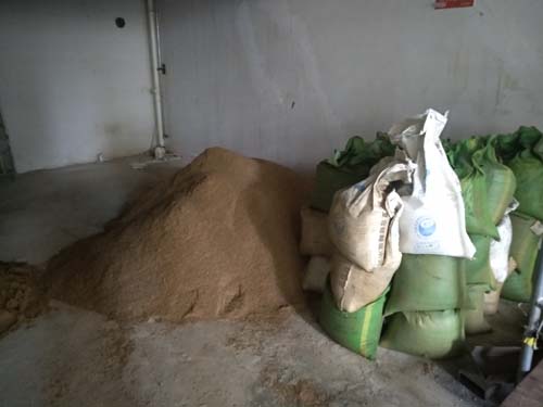 沙子已進場，水泥和輕質磚等下進場