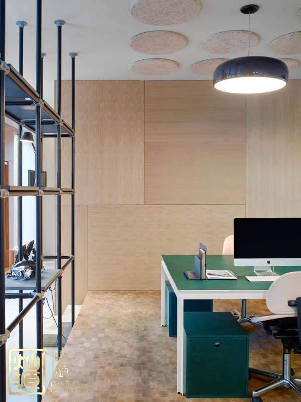 小面積辦公室怎么布置？瑞典設(shè)計師教你打造高利用率的垂直空間