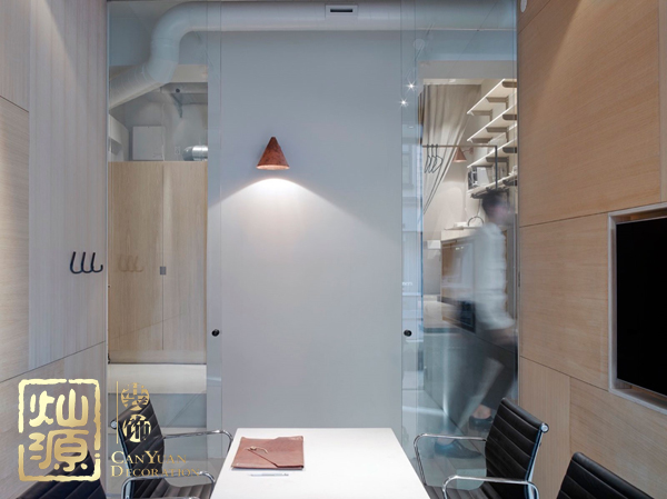 小面積辦公室怎么布置？瑞典設(shè)計師教你打造高利用率的垂直空間